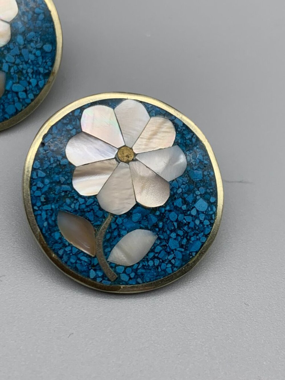 Vintage Alpaca Mexico Earrings with Crushed Turquoise & Mother-of-Pearl Mosaic - Picture 5 of 10